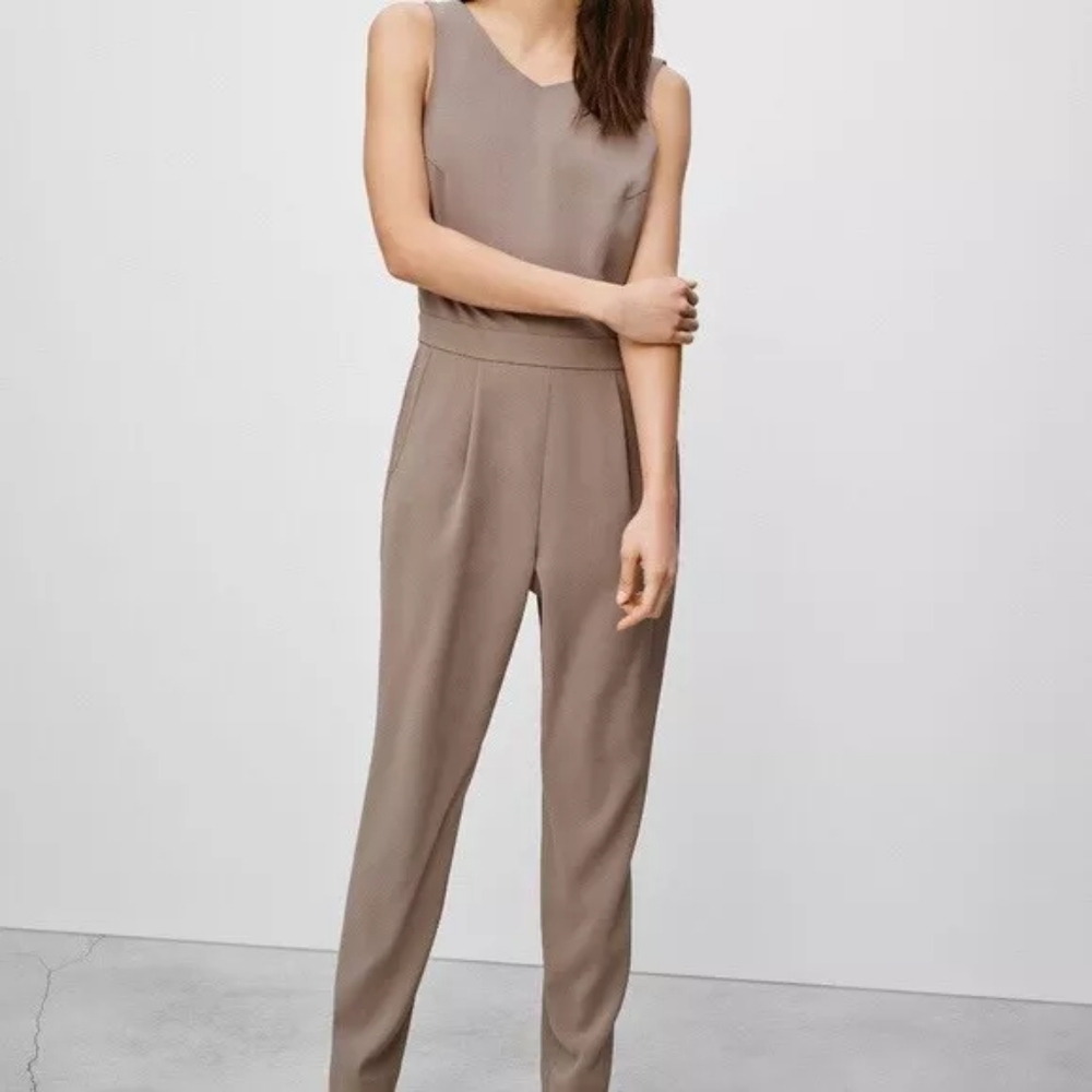 Aritzia jumper